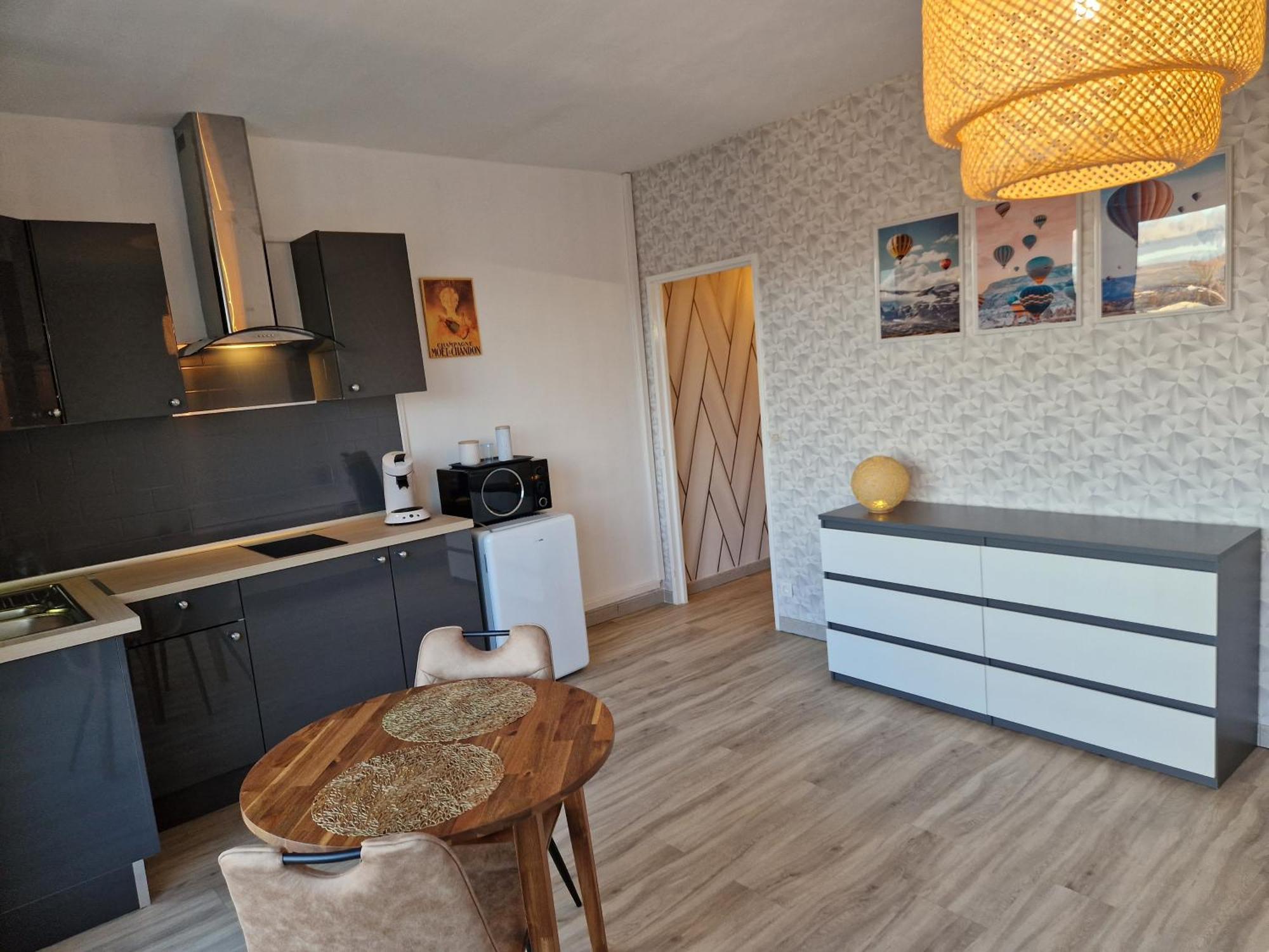 Studio Avenue De Champagne إيبيرني المظهر الخارجي الصورة